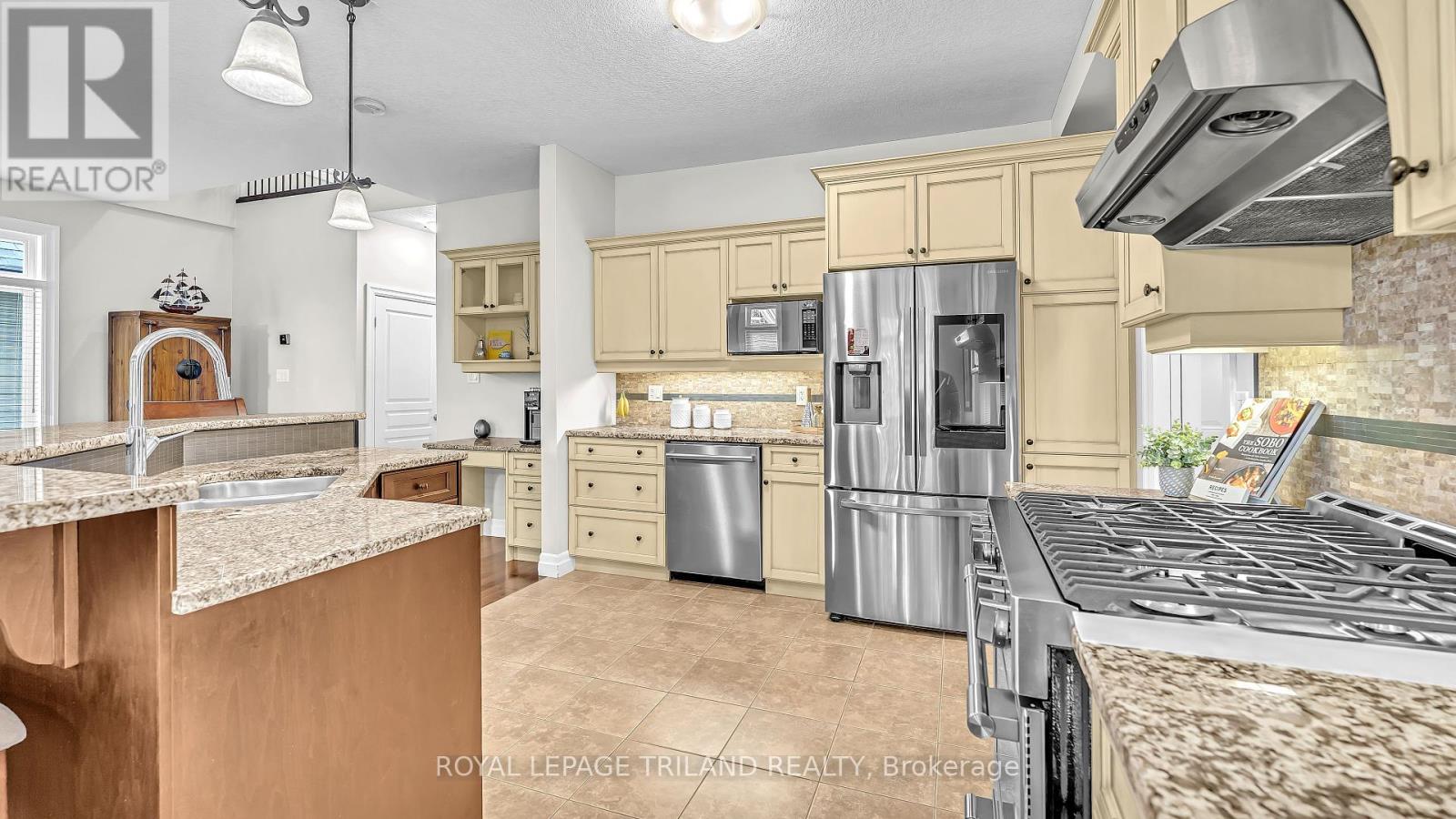 40 - 1630 Shore Road, London South, Ontario  N6K 5B9 - Photo 9 - X12460975
