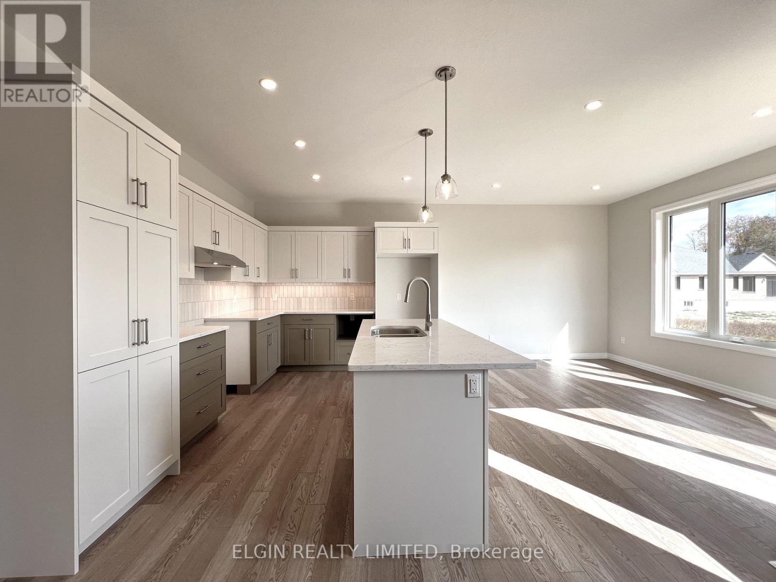 8 Horizon Court, Central Elgin, Ontario  N5P 0E5 - Photo 13 - X12461001