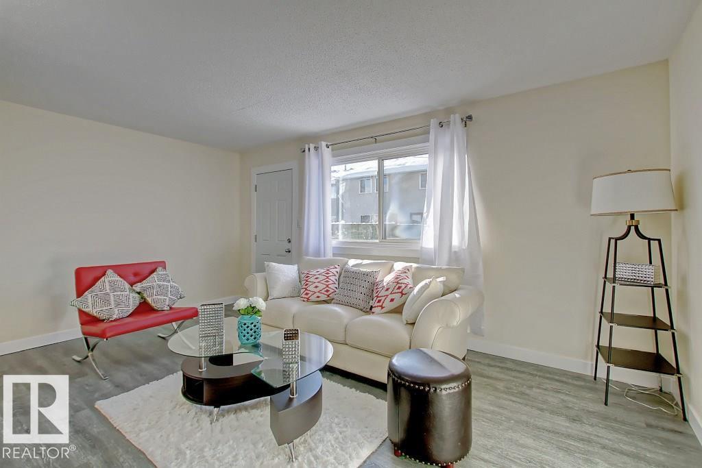 692 Abbottsfield Rd Nw, Edmonton, Alberta  T5W 4R4 - Photo 2 - E4462005