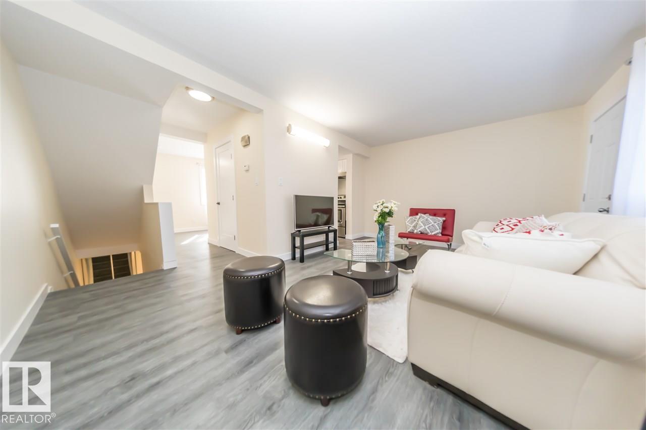 692 Abbottsfield Rd Nw, Edmonton, Alberta  T5W 4R4 - Photo 4 - E4462005