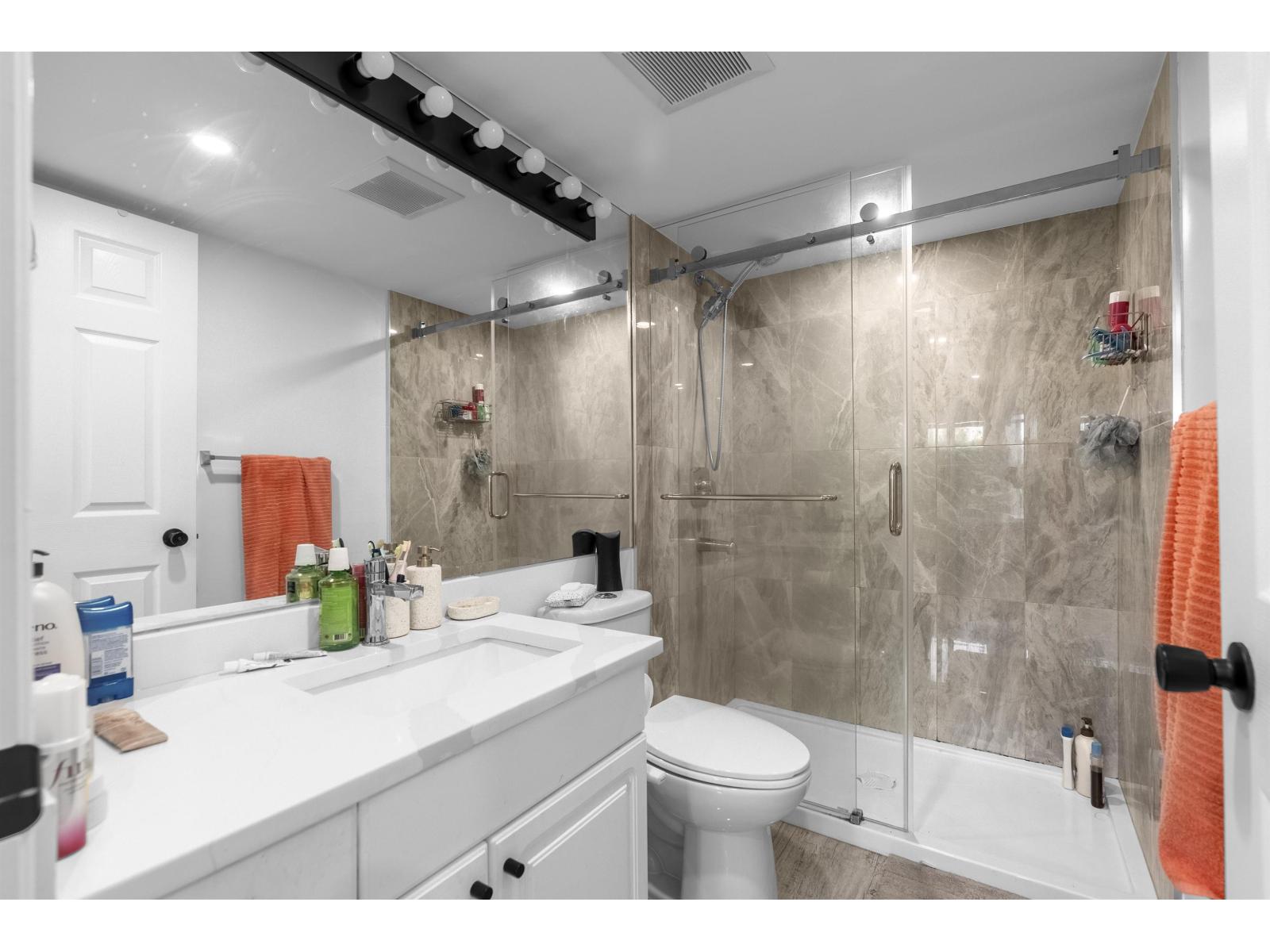 210 7171 121 Street, Surrey, British Columbia  V3W 1G9 - Photo 12 - R3058027