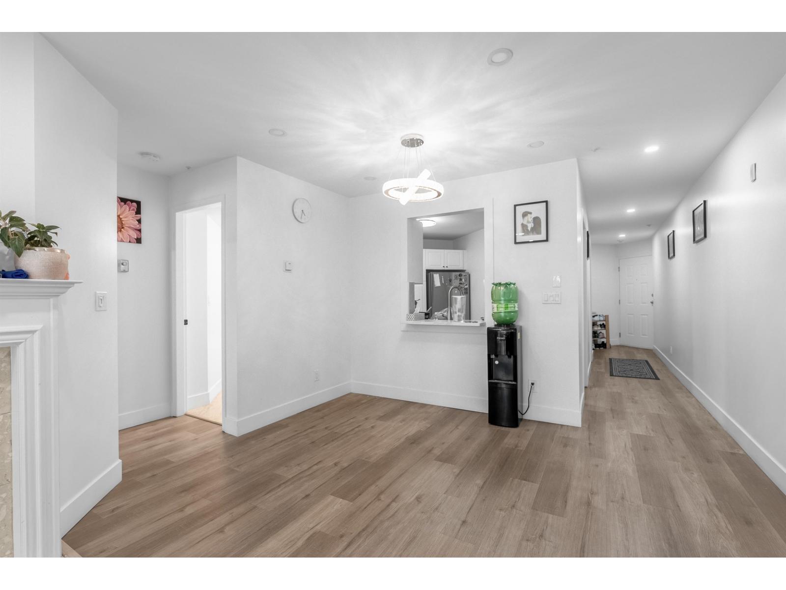 210 7171 121 Street, Surrey, British Columbia  V3W 1G9 - Photo 7 - R3058027