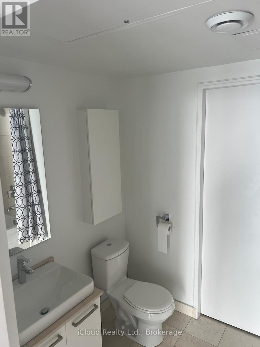 1203 - 12 York Street, Toronto, Ontario  M5J 0A9 - Photo 9 - C12375831