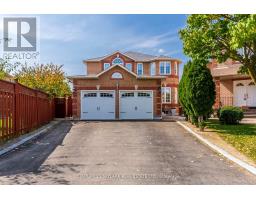4 MOONSTONE COURT, Brampton, Ontario