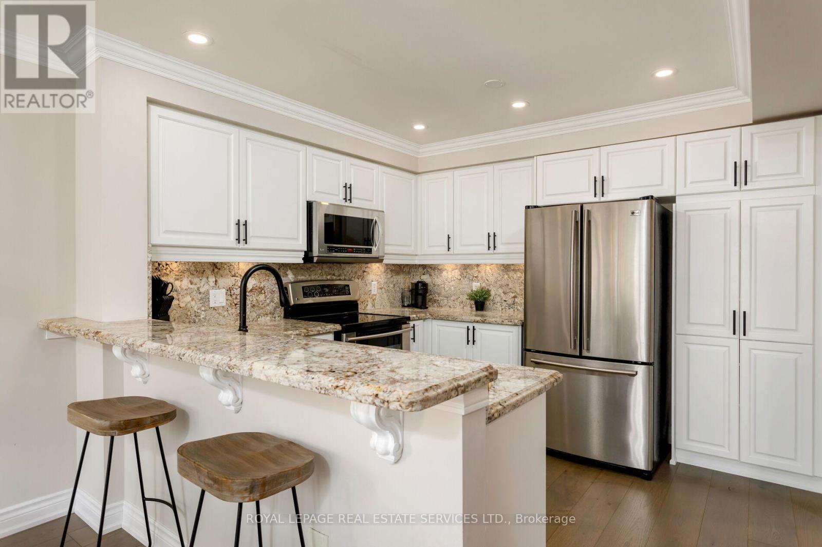 1393 Derby County Crescent, Oakville, Ontario  L6M 4N8 - Photo 10 - W12460842
