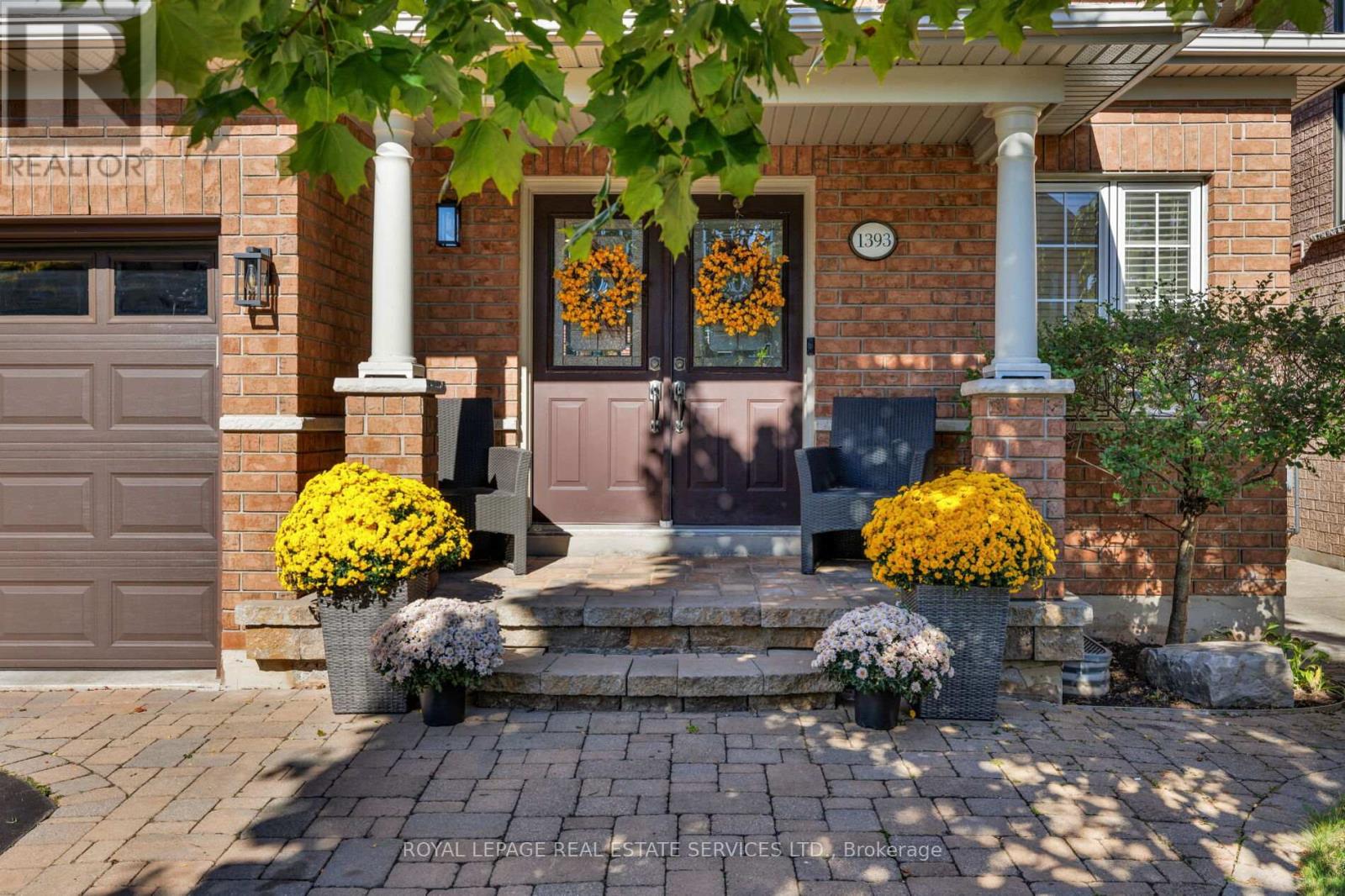 1393 Derby County Crescent, Oakville, Ontario  L6M 4N8 - Photo 2 - W12460842