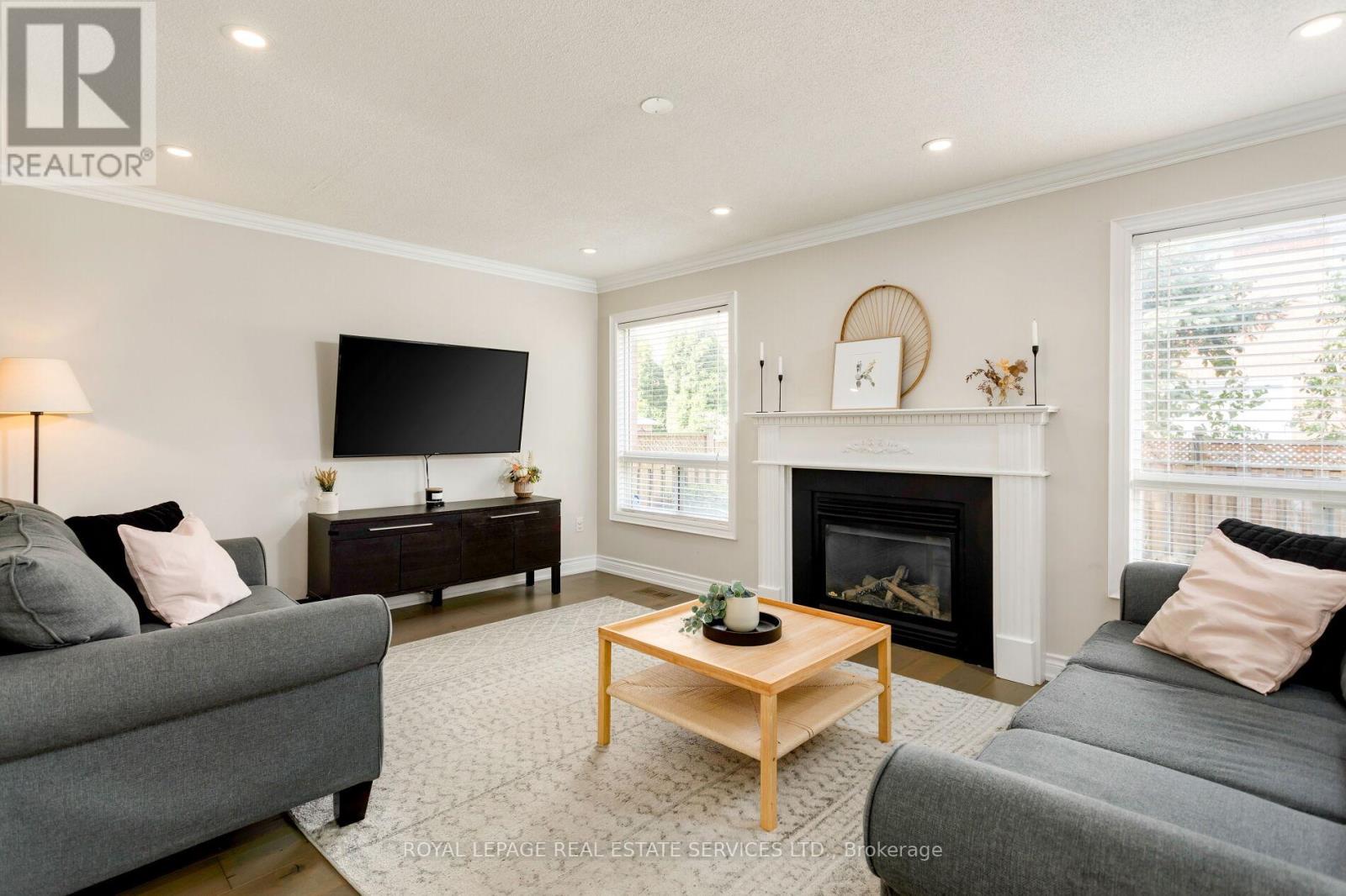1393 Derby County Crescent, Oakville, Ontario  L6M 4N8 - Photo 6 - W12460842