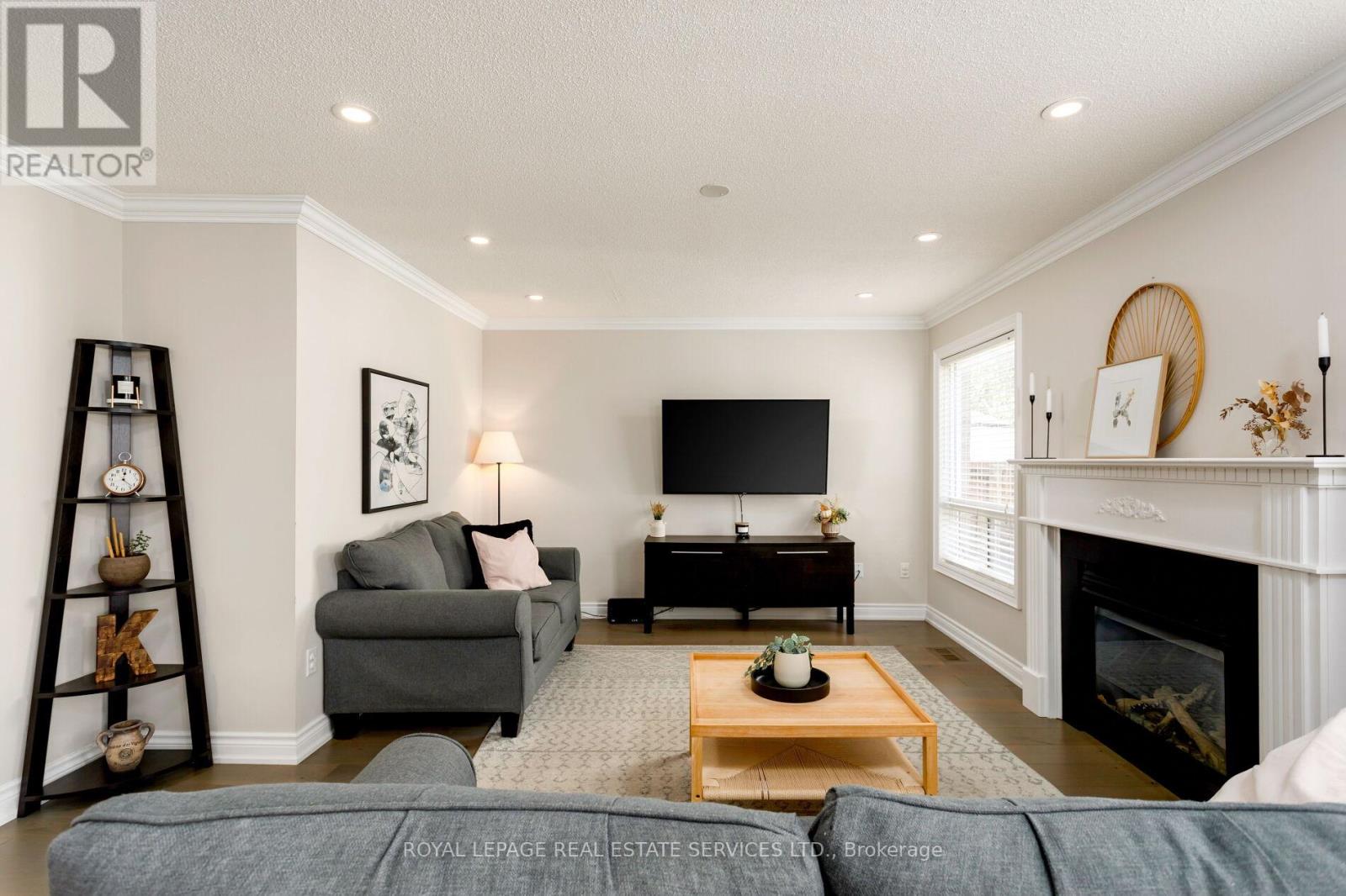 1393 Derby County Crescent, Oakville, Ontario  L6M 4N8 - Photo 7 - W12460842