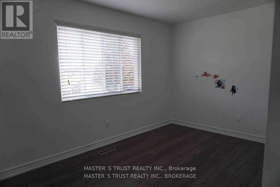 8 Mosque Crescent, Toronto, Ontario  M9V 4J2 - Photo 11 - W12460890