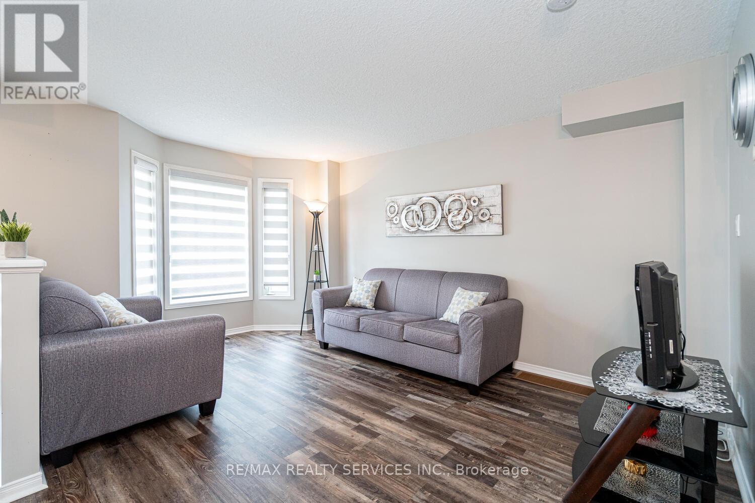 73 Montgomery Boulevard, Orangeville, Ontario  L9W 5H6 - Photo 13 - W12460922