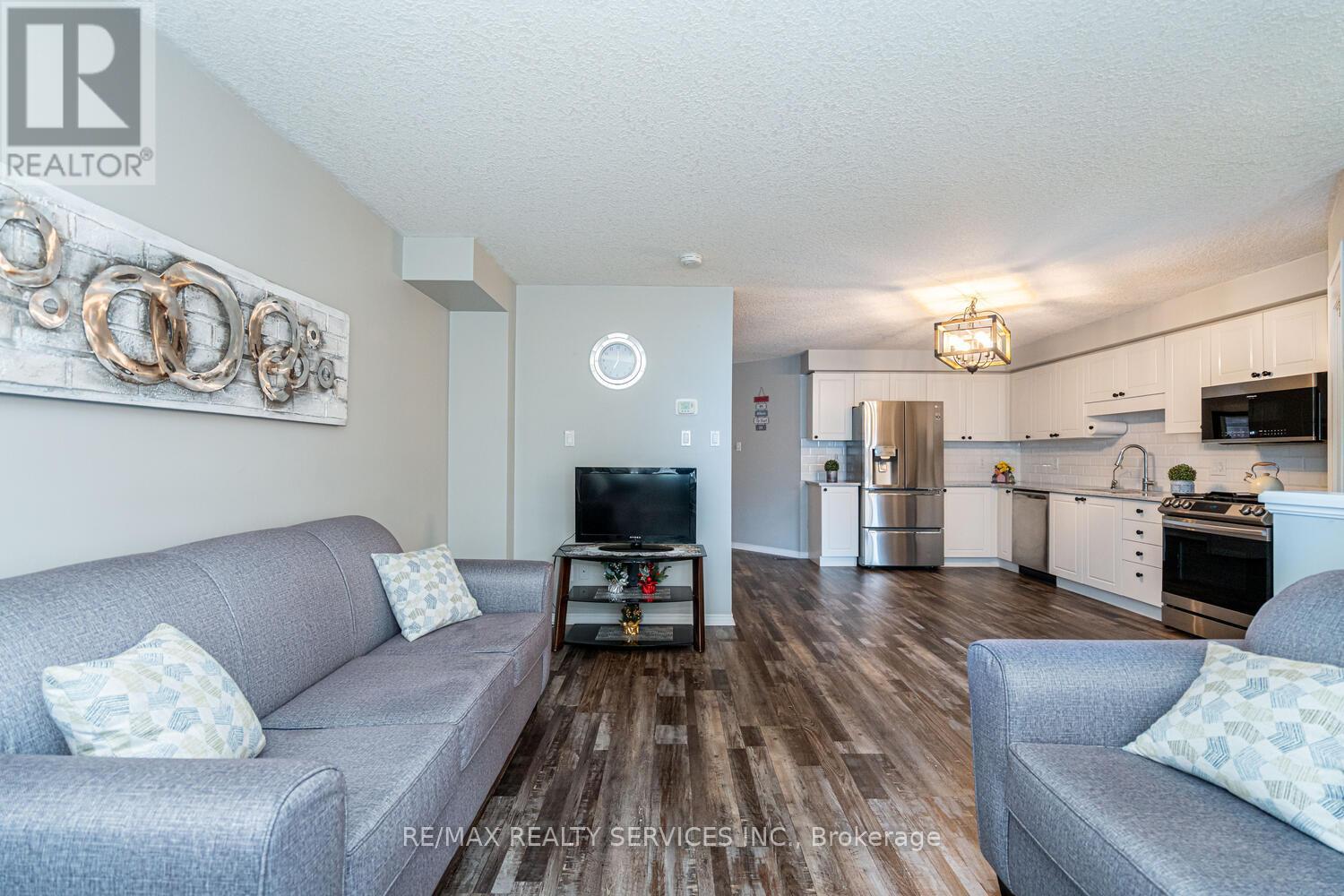 73 Montgomery Boulevard, Orangeville, Ontario  L9W 5H6 - Photo 15 - W12460922