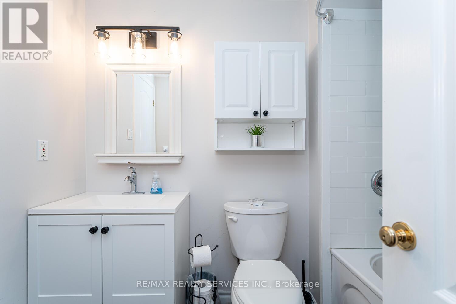 73 Montgomery Boulevard, Orangeville, Ontario  L9W 5H6 - Photo 27 - W12460922