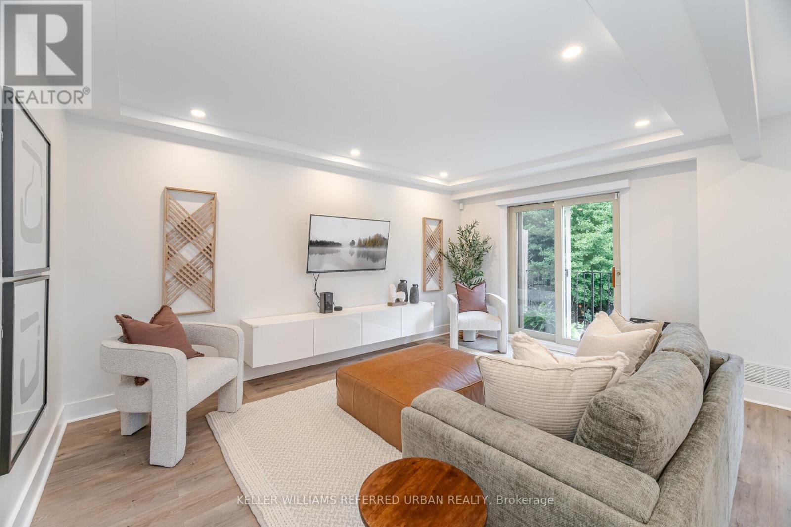 35 Bremen Lane, Mississauga, Ontario  L5M 1G7 - Photo 10 - W12460925