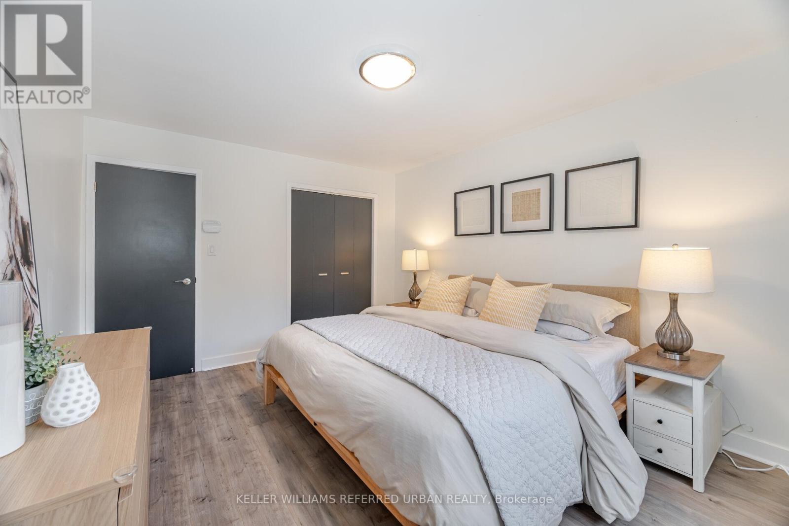 35 Bremen Lane, Mississauga, Ontario  L5M 1G7 - Photo 15 - W12460925