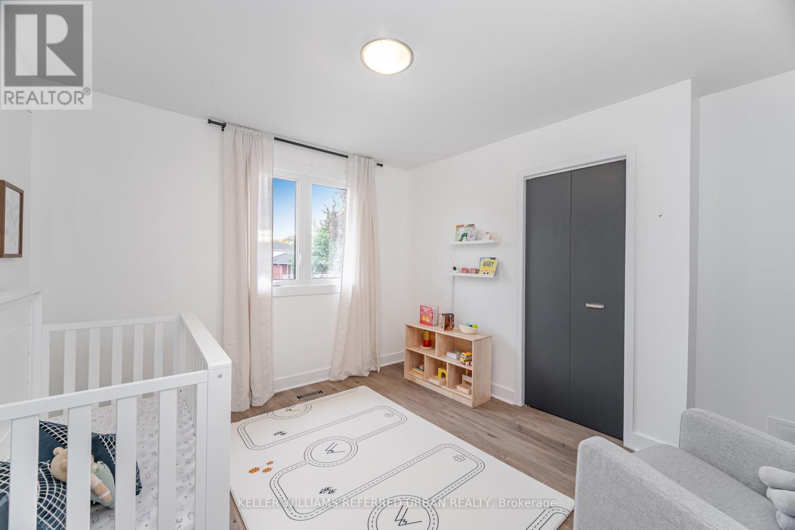 35 Bremen Lane, Mississauga, Ontario  L5M 1G7 - Photo 21 - W12460925