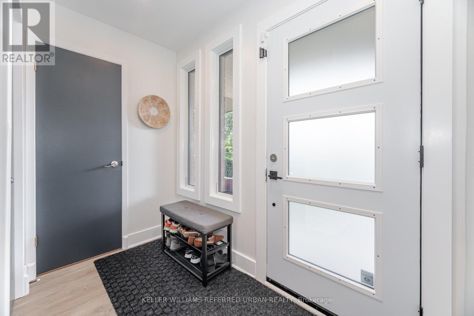 35 Bremen Lane, Mississauga, Ontario  L5M 1G7 - Photo 3 - W12460925