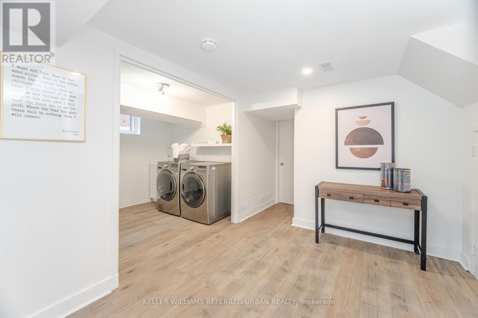 35 Bremen Lane, Mississauga, Ontario  L5M 1G7 - Photo 31 - W12460925