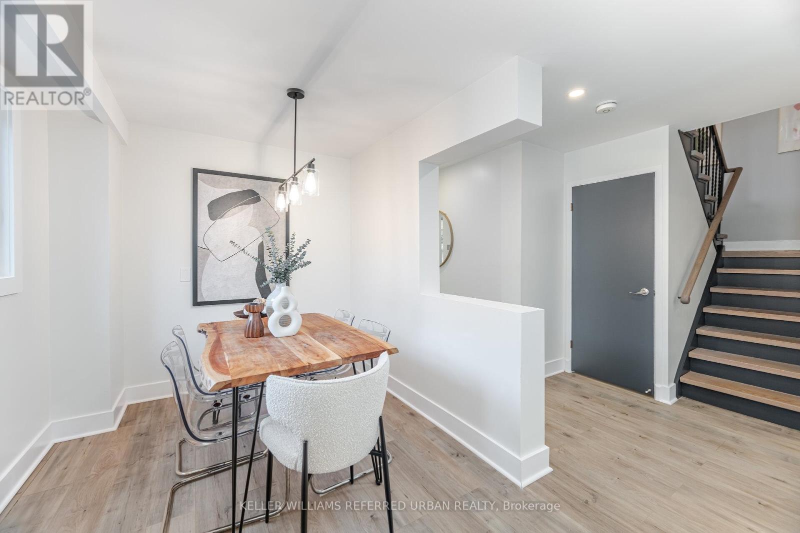 35 Bremen Lane, Mississauga, Ontario  L5M 1G7 - Photo 5 - W12460925