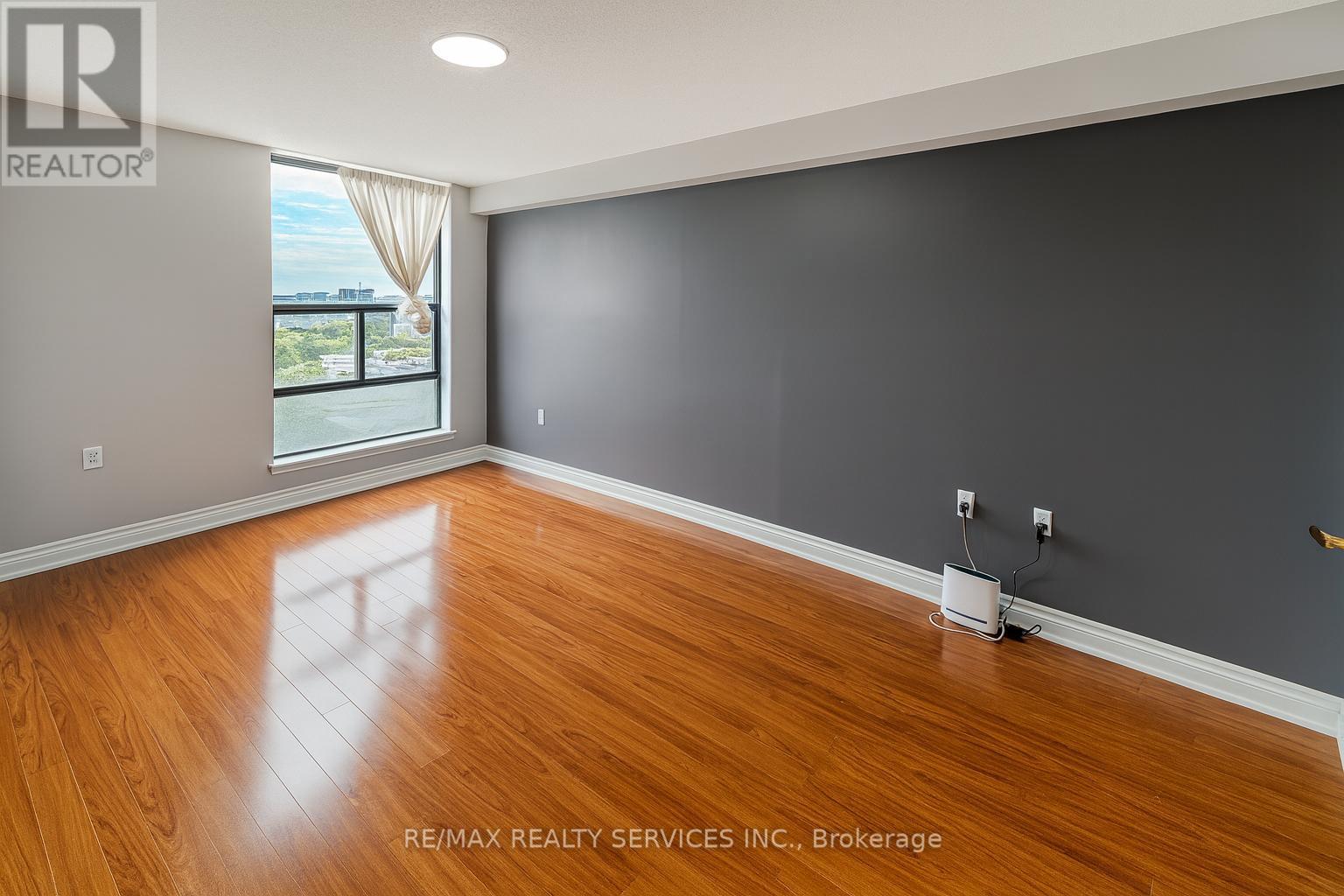 1104 - 18 Knightsbridge Road, Brampton, Ontario  L6T 3X5 - Photo 12 - W12460942
