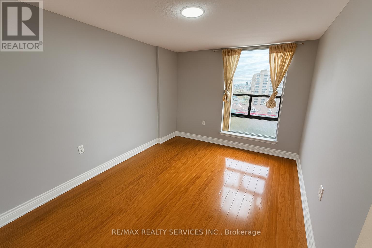 1104 - 18 Knightsbridge Road, Brampton, Ontario  L6T 3X5 - Photo 16 - W12460942