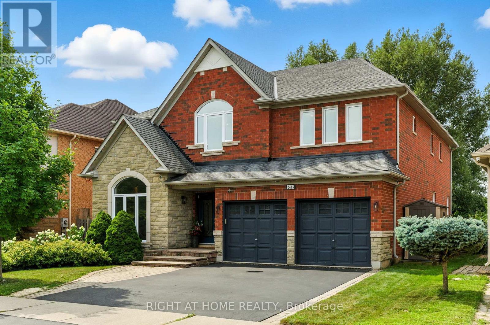 2465 WHISTLING SPRINGS CRESCENT, Oakville, Ontario