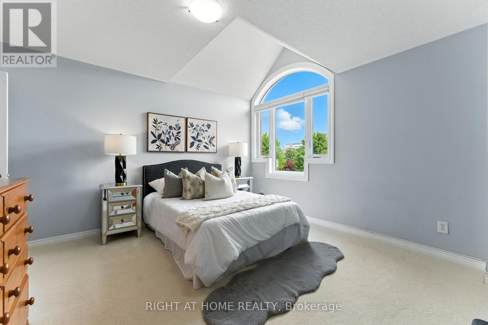 2465 Whistling Springs Crescent, Oakville, Ontario  L6M 5G4 - Photo 22 - W12460948
