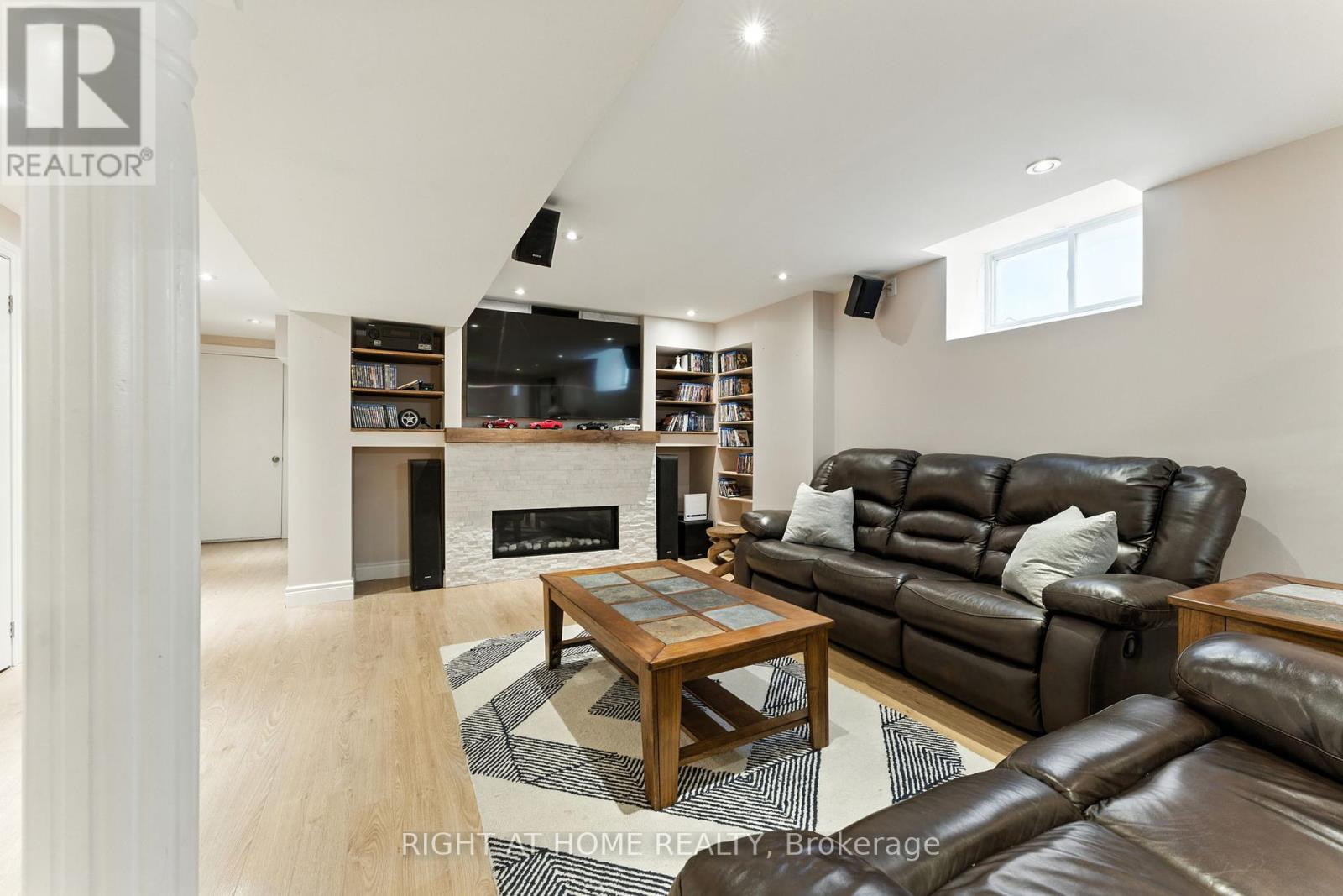 2465 Whistling Springs Crescent, Oakville, Ontario  L6M 5G4 - Photo 24 - W12460948