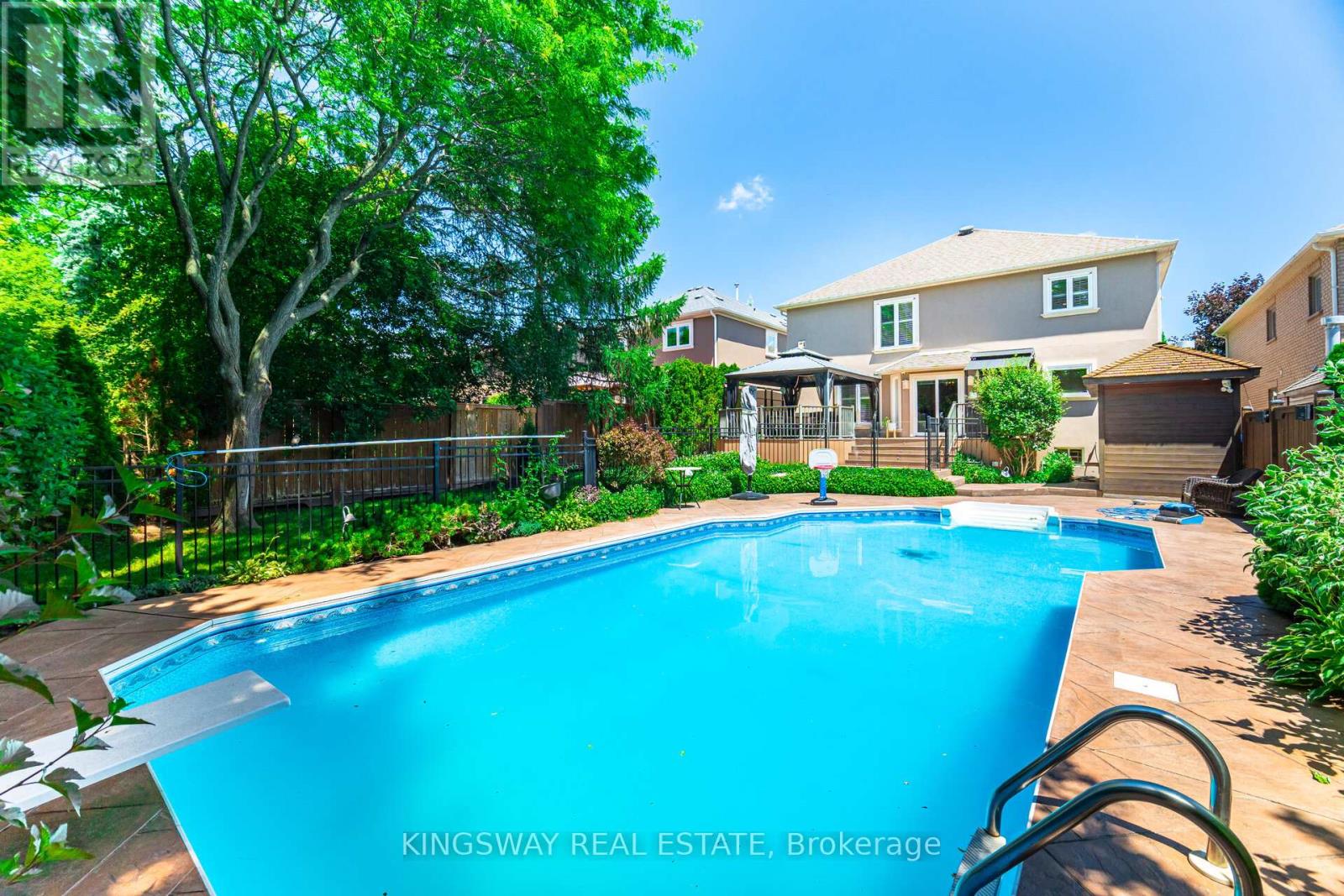 2246 Grand Ravine Drive, Oakville, Ontario  L6H 6B1 - Photo 45 - W12460957