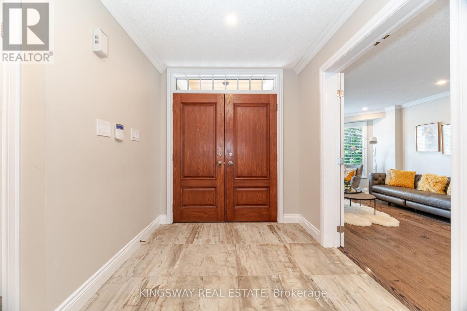 2246 Grand Ravine Drive, Oakville, Ontario  L6H 6B1 - Photo 6 - W12460957
