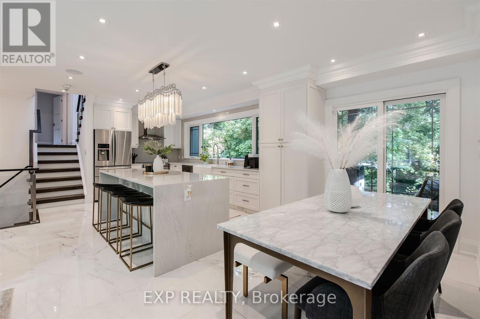 467 Caesar Avenue, Oakville, Ontario  L6J 3Z1 - Photo 11 - W12460965