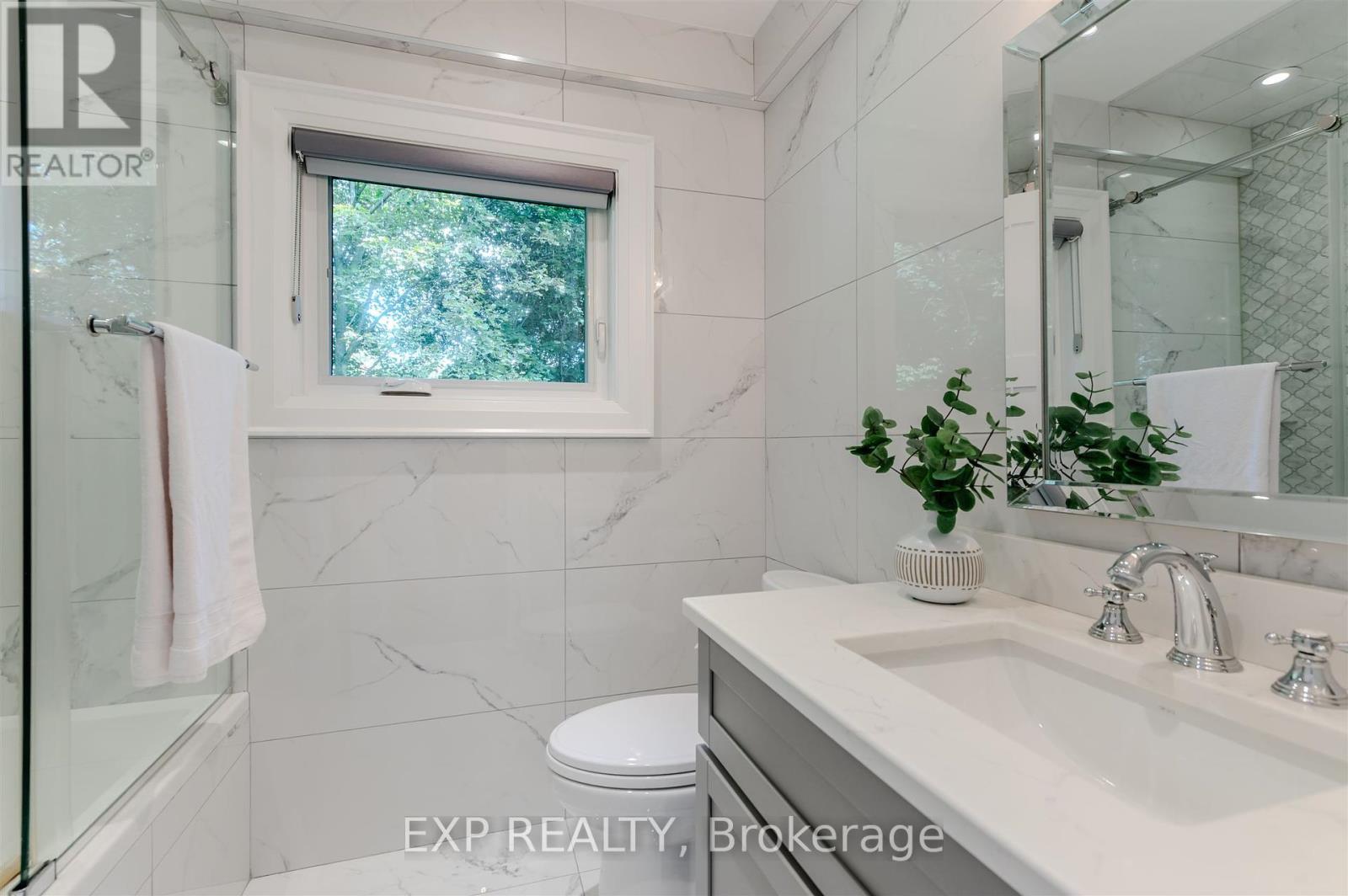 467 Caesar Avenue, Oakville, Ontario  L6J 3Z1 - Photo 13 - W12460965