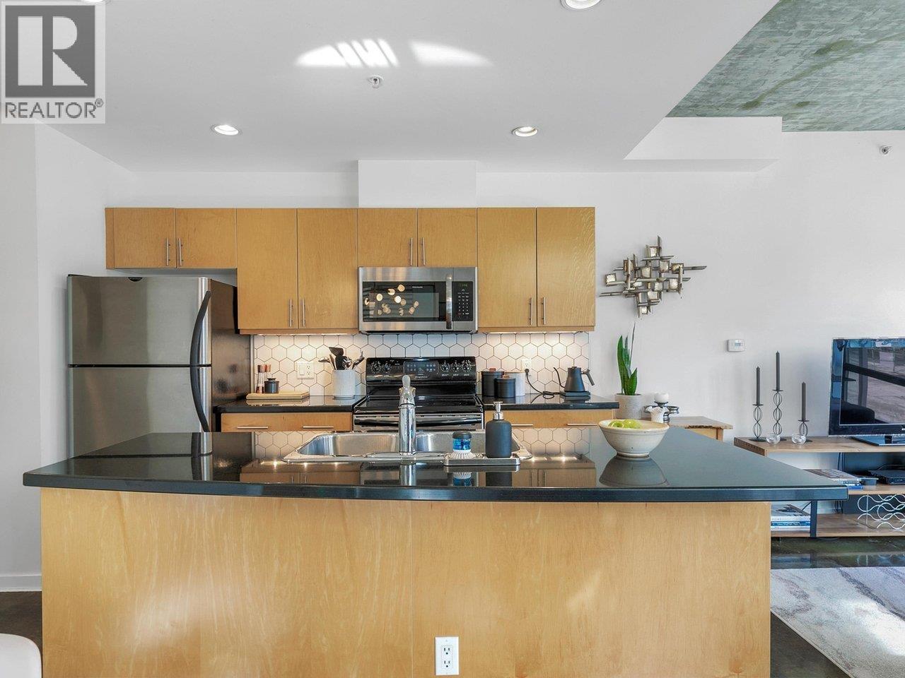 306 919 Station Street, Vancouver, British Columbia  V6A 4L9 - Photo 5 - R3057934