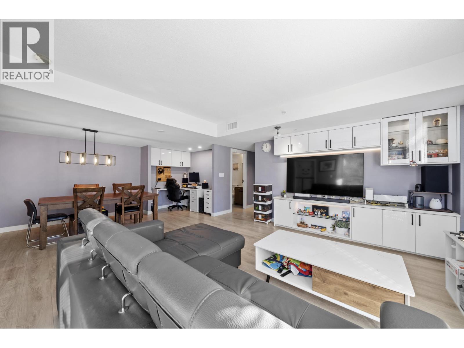 203 8333 Anderson Road, Richmond, British Columbia  V6Y 0E2 - Photo 2 - R3057936