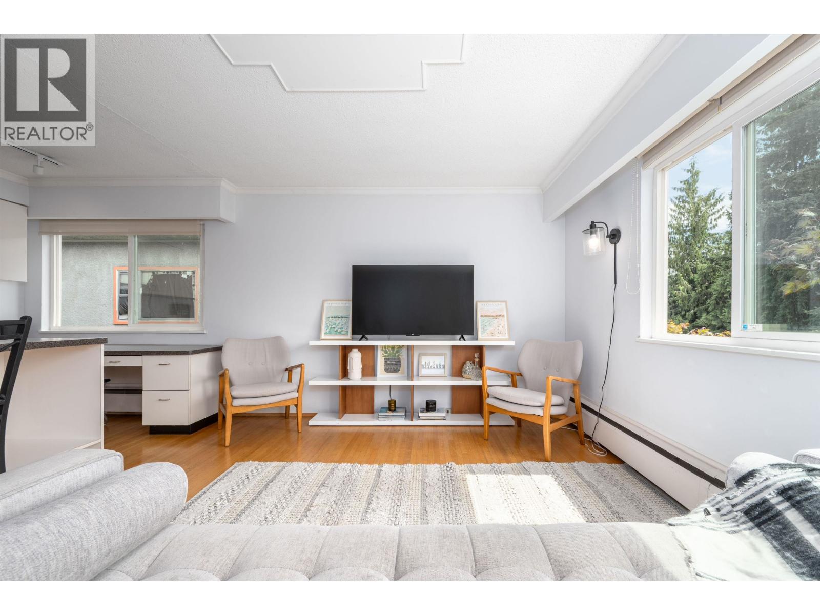 8 1235 W 10th Avenue, Vancouver, British Columbia  V6H 1J5 - Photo 3 - R3057966