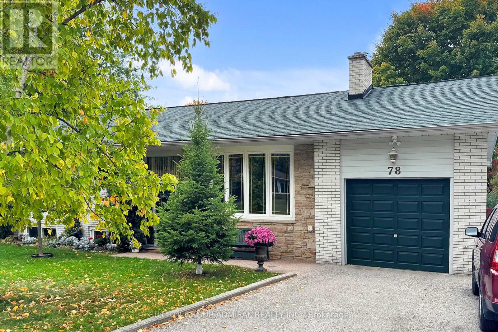 78 Belfry Drive, Newmarket, Ontario  L3Y 3G1 - Photo 2 - N12460848