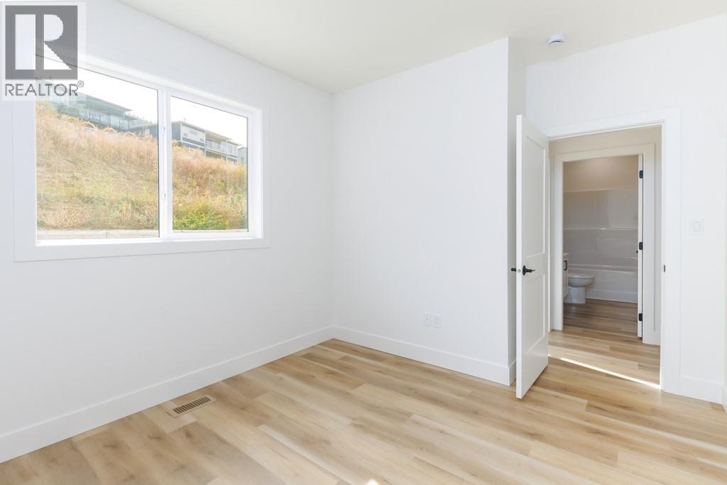 1160 16 Avenue Se, Salmon Arm, British Columbia  V1E 2R5 - Photo 32 - 10359345