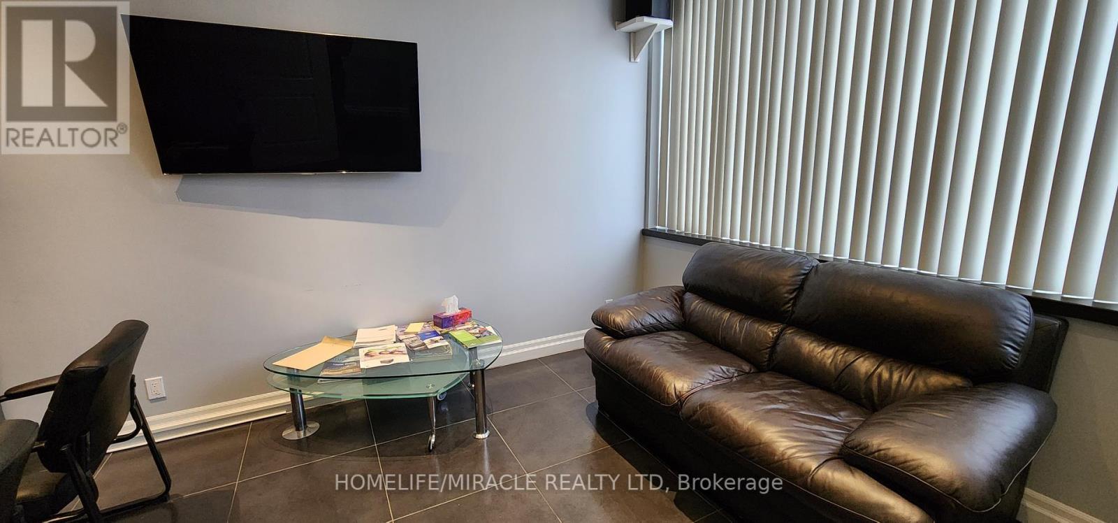 13 - 2400 Wyecroft Road, Oakville, Ontario  L6L 6M8 - Photo 8 - W12374620