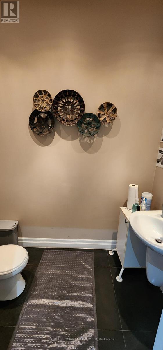 13 - 2400 Wyecroft Road, Oakville, Ontario  L6L 6M8 - Photo 3 - W12374620