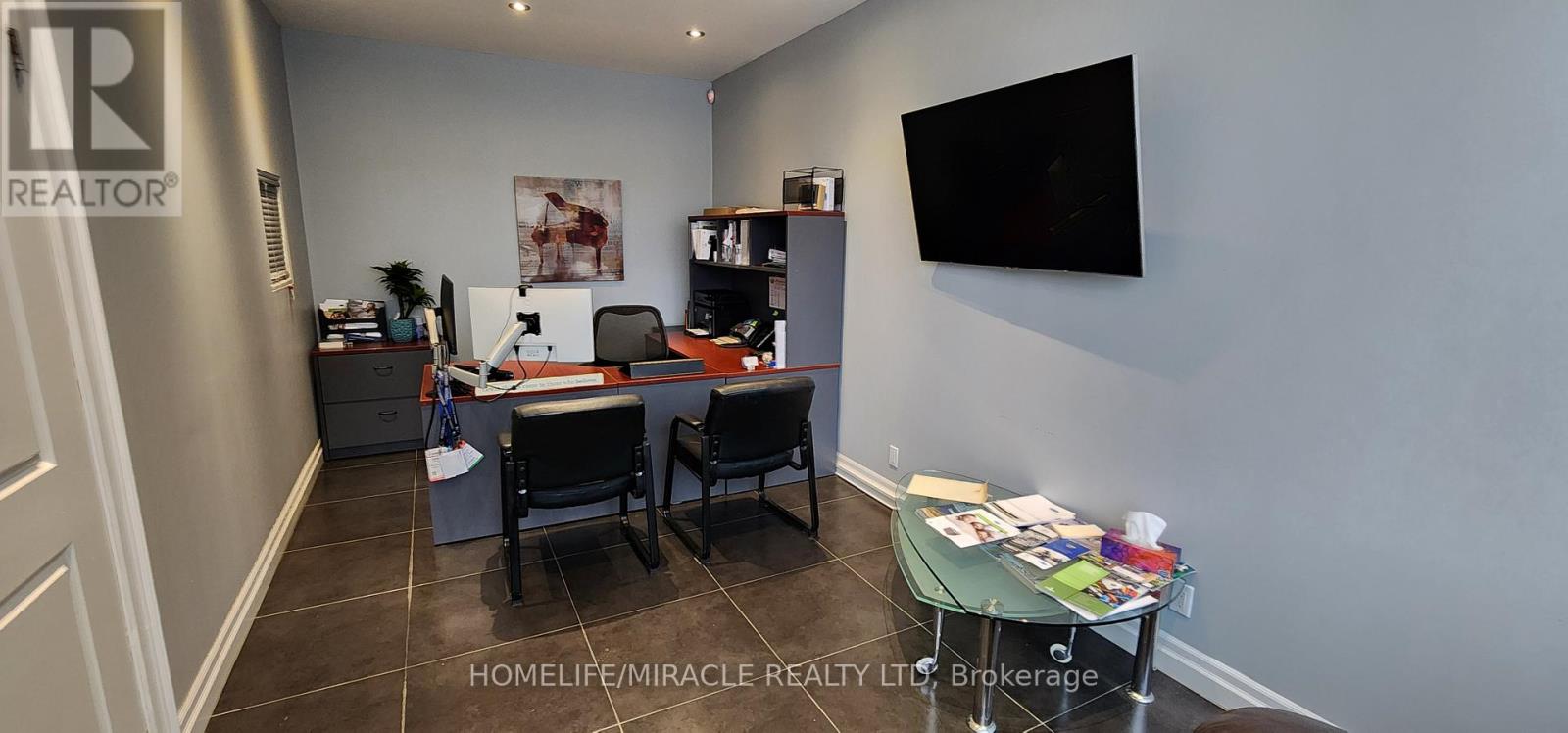 13 - 2400 Wyecroft Road, Oakville, Ontario  L6L 6M8 - Photo 5 - W12374620