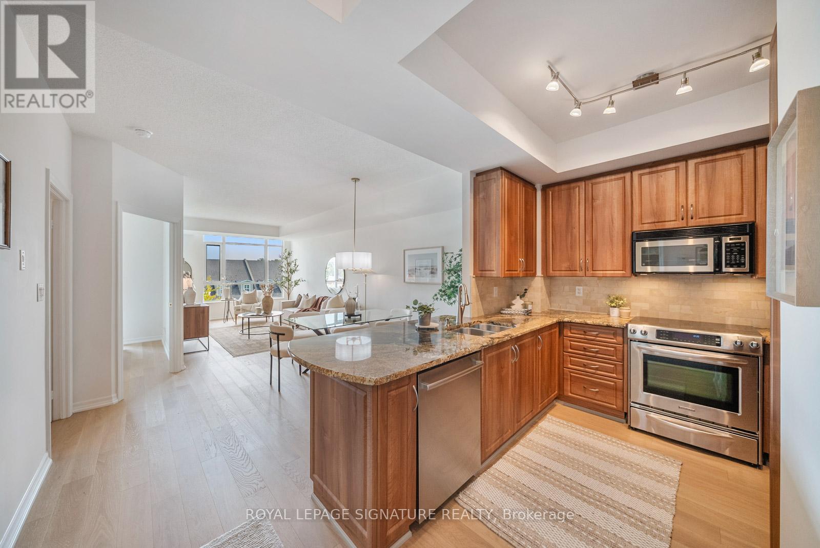 407 - 80 Port Street, Mississauga, Ontario  L5G 4V6 - Photo 7 - W12423477