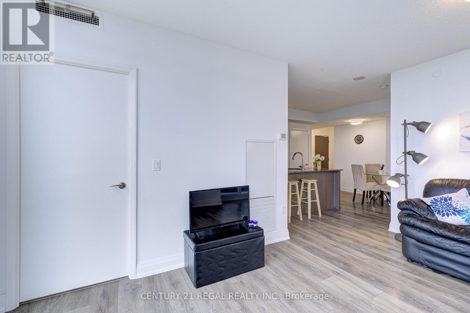 1410 - 9 Valhalla Inn Road, Toronto, Ontario  M9B 0B2 - Photo 17 - W12460737