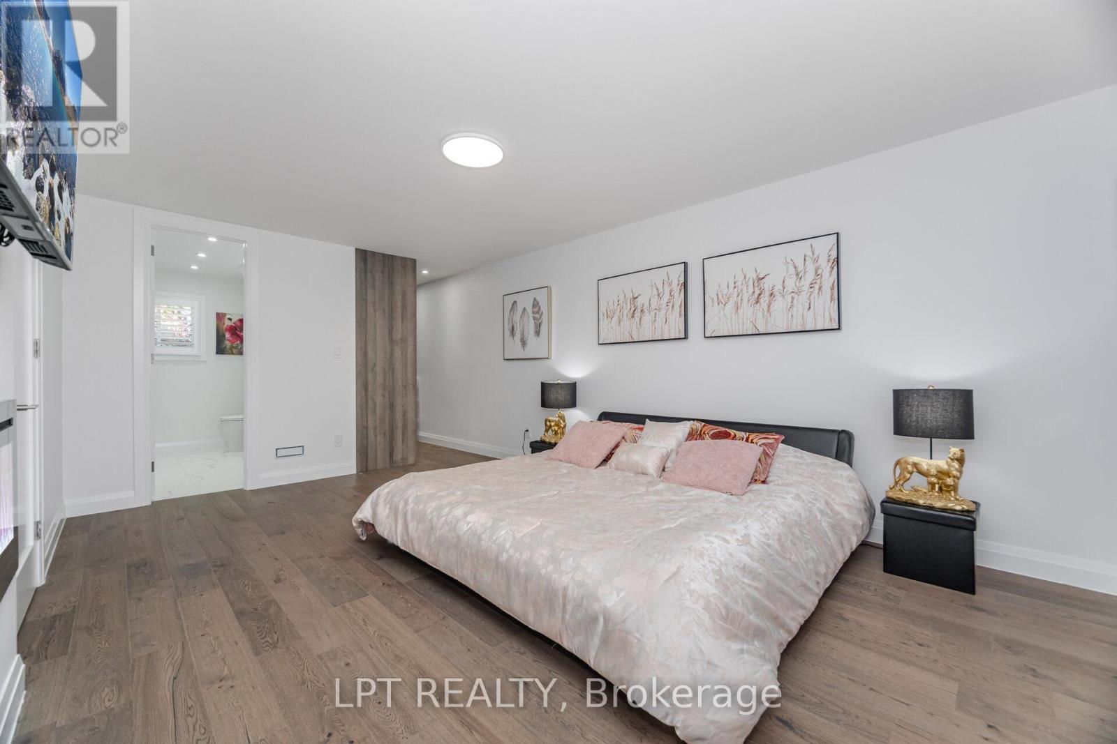 1324 Birchcliff Drive, Oakville, Ontario  L6M 2A4 - Photo 25 - W12460911