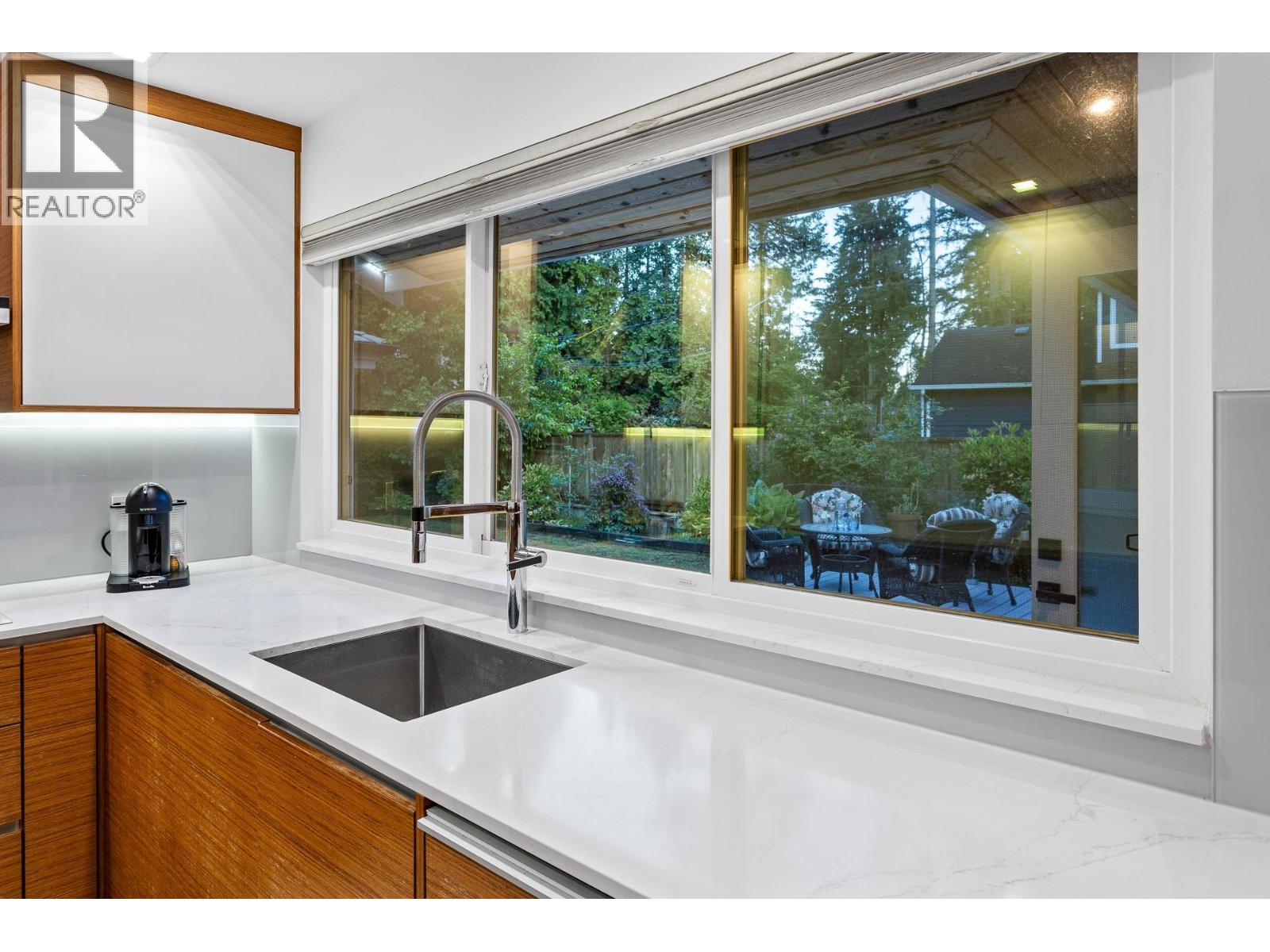 2420 Edgemont Boulevard, North Vancouver, British Columbia  V7P 2L1 - Photo 10 - R3057959