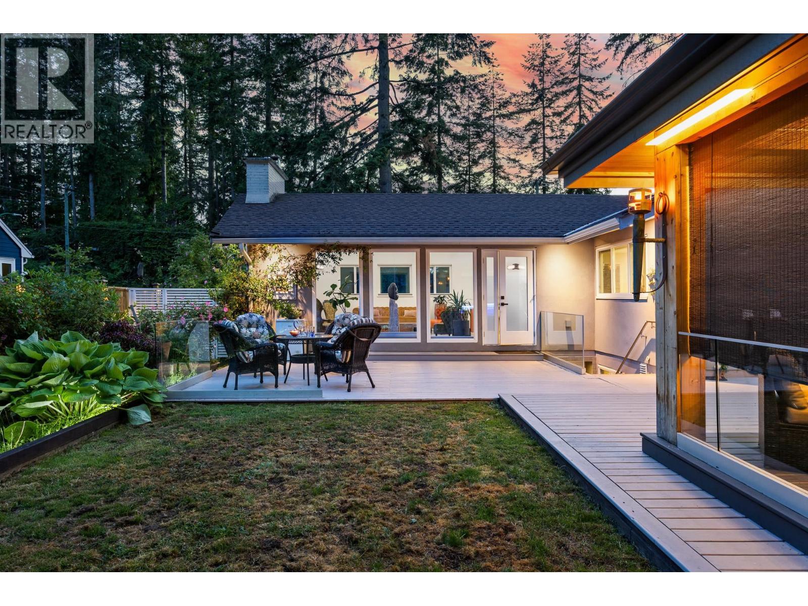 2420 Edgemont Boulevard, North Vancouver, British Columbia  V7P 2L1 - Photo 3 - R3057959
