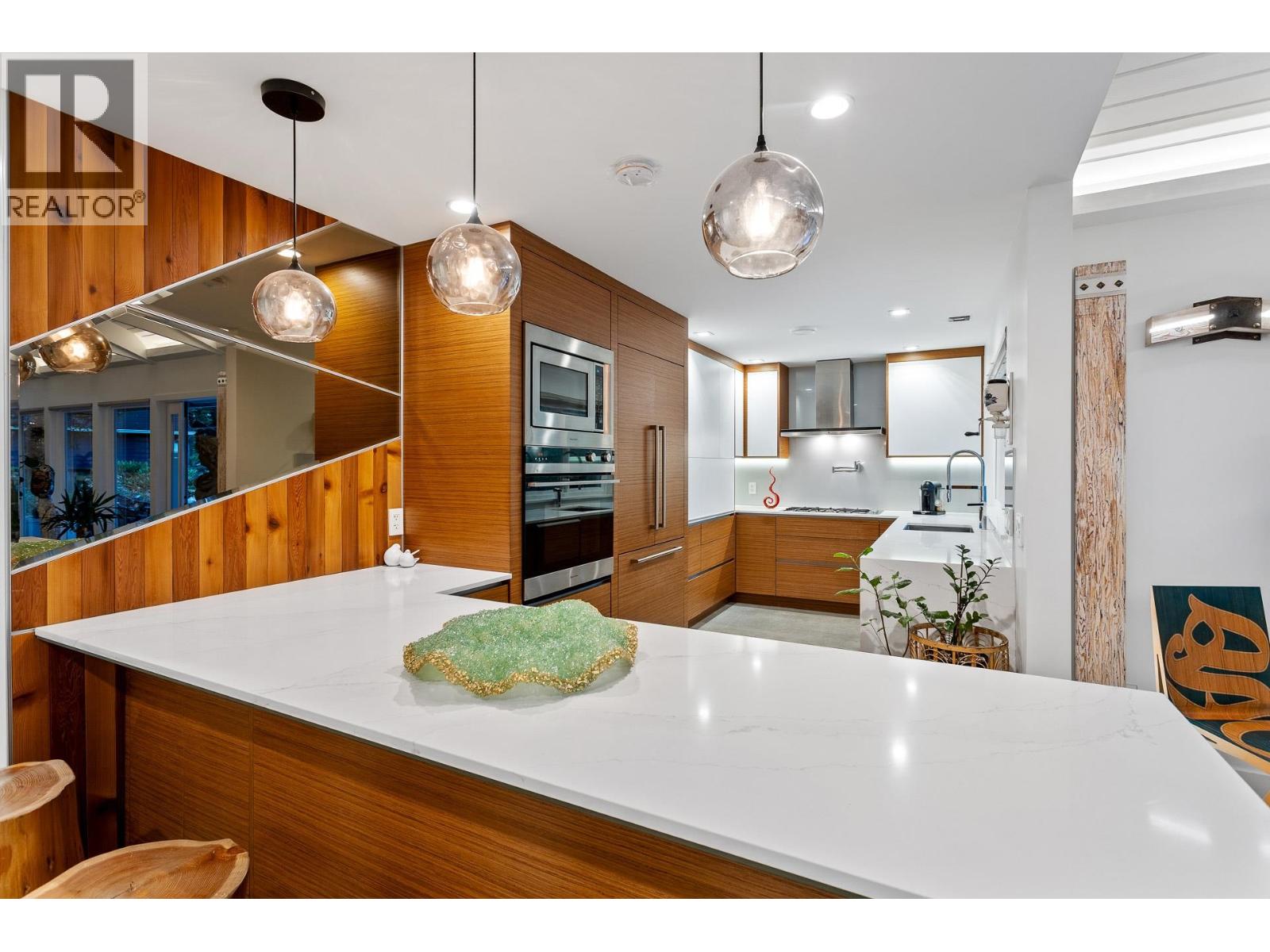 2420 Edgemont Boulevard, North Vancouver, British Columbia  V7P 2L1 - Photo 7 - R3057959