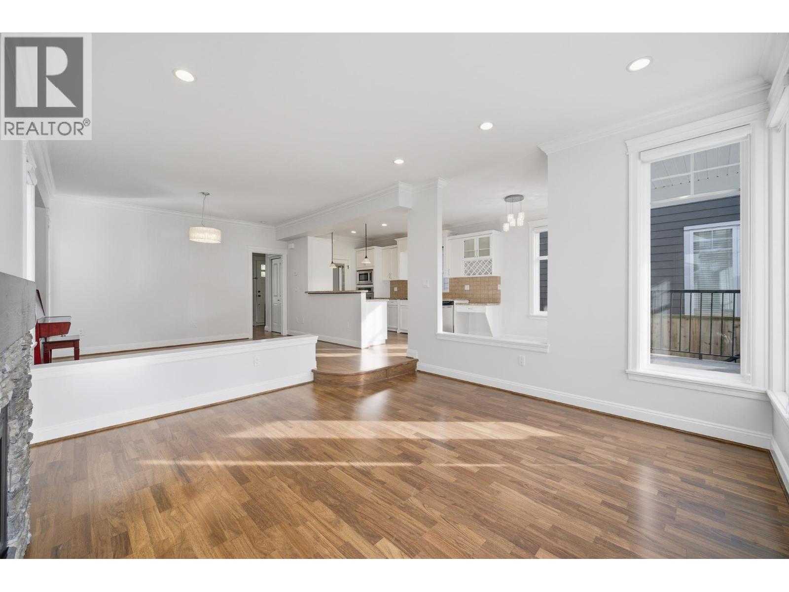 2411 George Street, North Vancouver, British Columbia  V7P 2N4 - Photo 11 - R3057971
