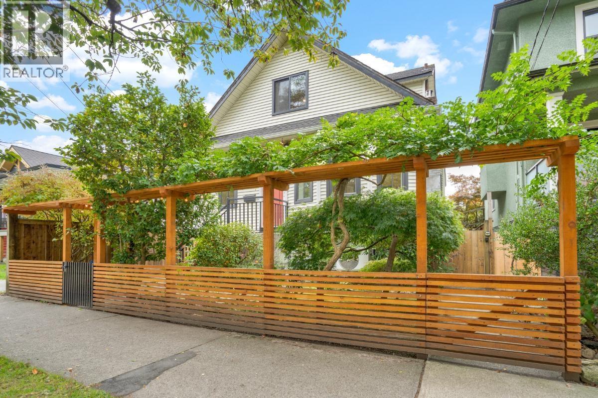 614 E 14TH AVENUE, vancouver, British Columbia