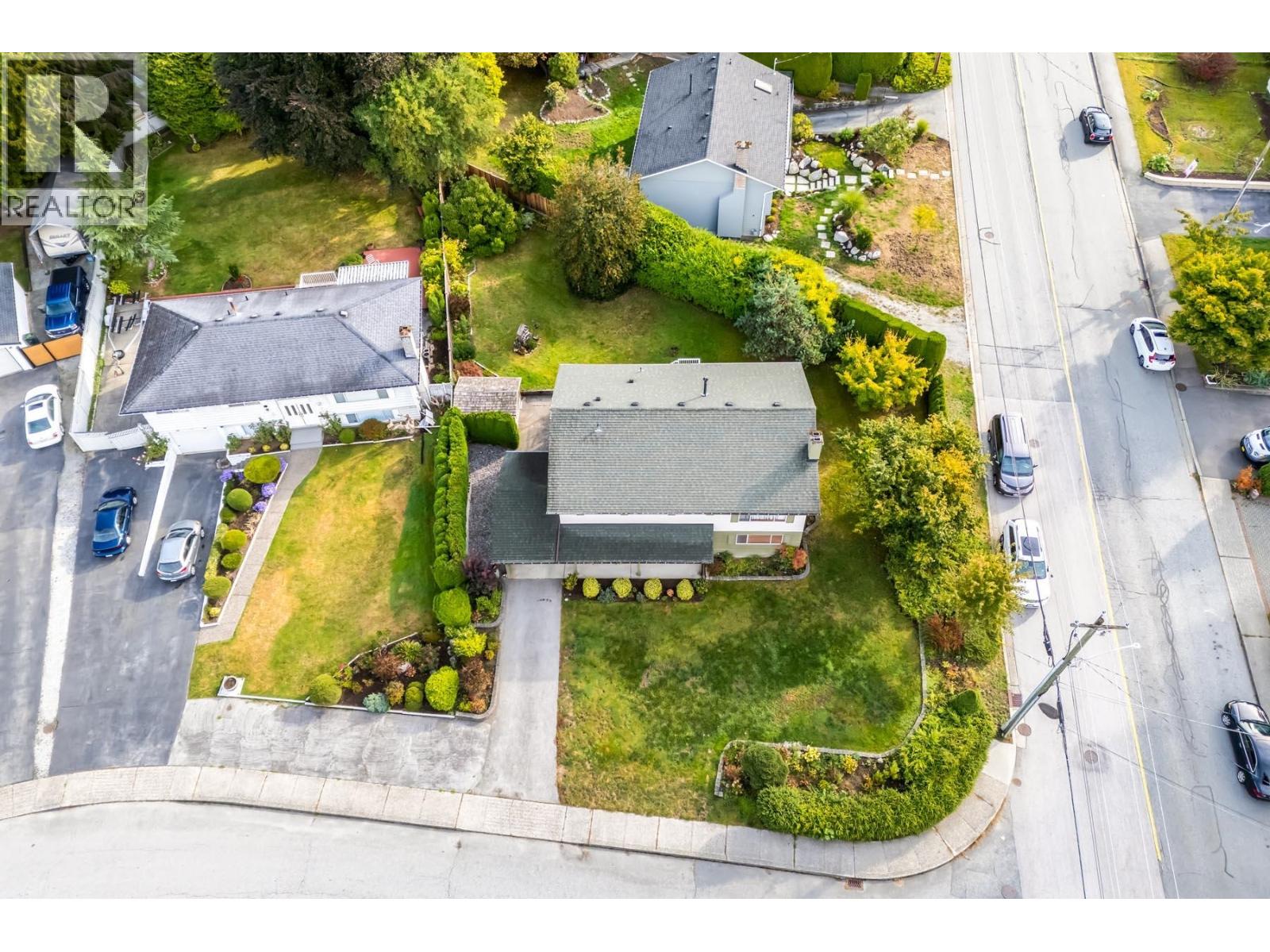 661 Cypress Street, Coquitlam, British Columbia  V3J 6L3 - Photo 10 - R3058004