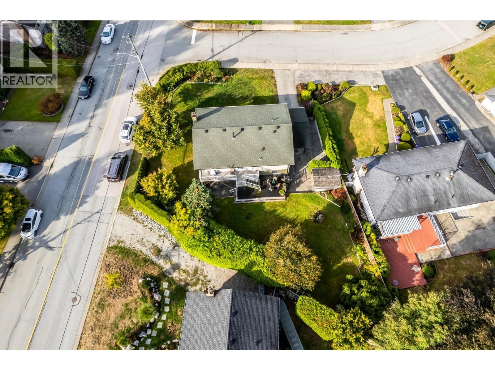 661 Cypress Street, Coquitlam, British Columbia  V3J 6L3 - Photo 12 - R3058004