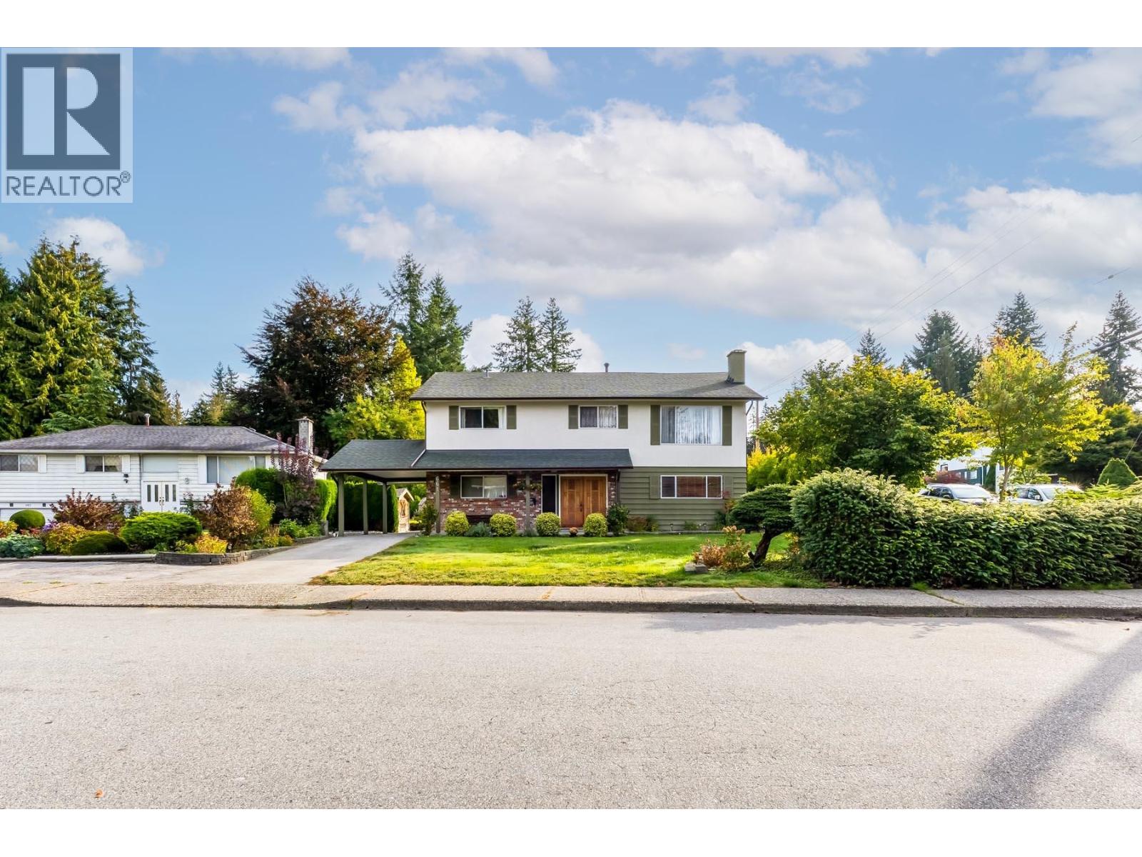661 Cypress Street, Coquitlam, British Columbia  V3J 6L3 - Photo 2 - R3058004